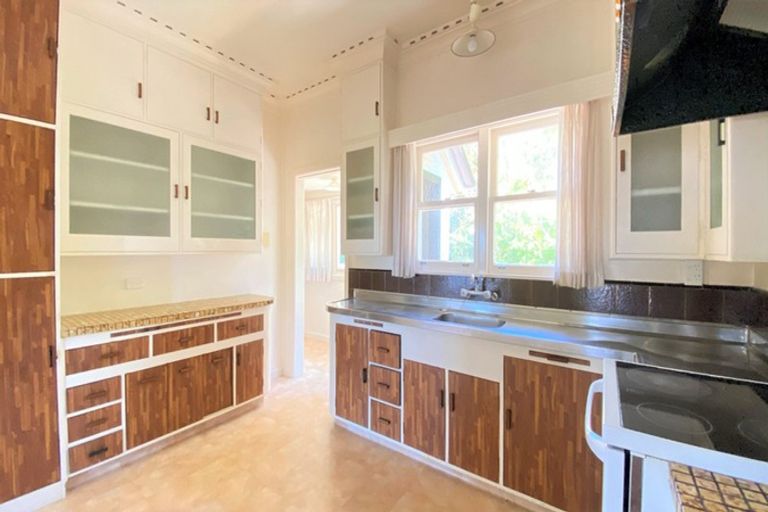 Photo of property in 57 Exmouth Road, Northcote, Auckland, 0627