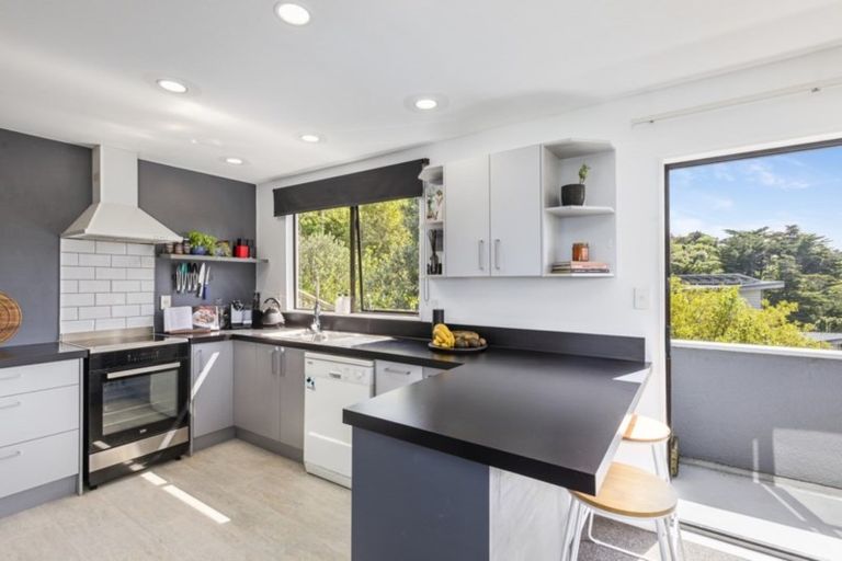 Photo of property in 6b Jacaranda Grove, Maungaraki, Lower Hutt, 5010