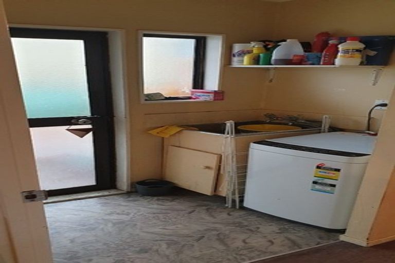 Photo of property in 2/43 Station Road, Takanini, 2112