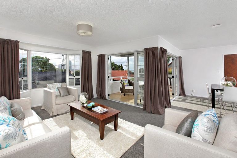 Photo of property in 2/16 Jutland Road, Hauraki, Auckland, 0622