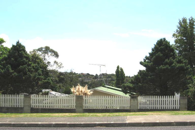 Photo of property in 1/3 Alexander Avenue, Torbay, Auckland, 0630