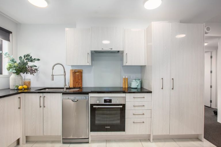 Photo of property in 3/232 Main Road, Tawa, Wellington, 5028