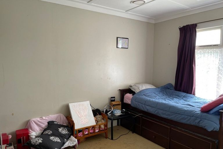 Photo of property in 28 Chelwood Street, Takaro, Palmerston North, 4412