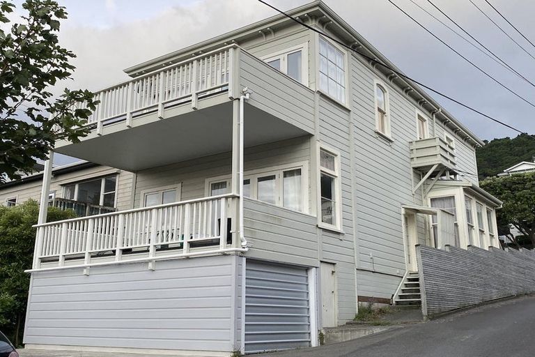 Photo of property in 14 Prince Street, Mount Victoria, Wellington, 6011
