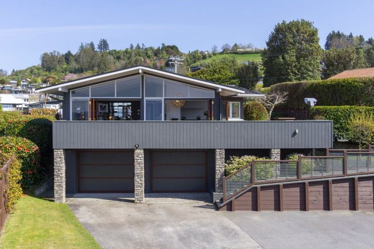 Photo of property in 1 Besley Place, Acacia Bay, Taupo, 3330