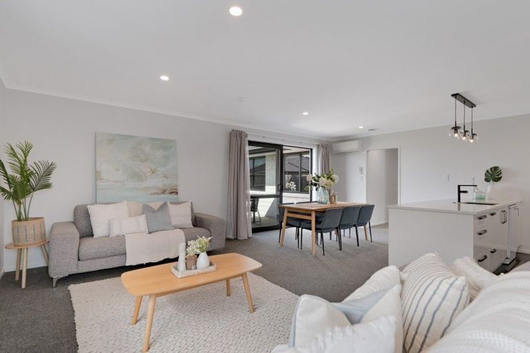 Photo of property in 5 Oka Street, Papamoa Beach, Papamoa, 3118