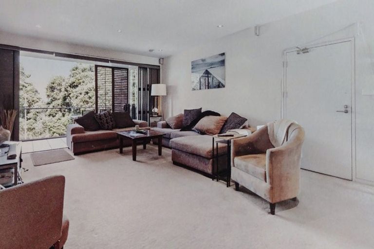 Photo of property in Ocean Breeze Apts, 6/16 Beach Front Lane, Browns Bay, Auckland, 0630