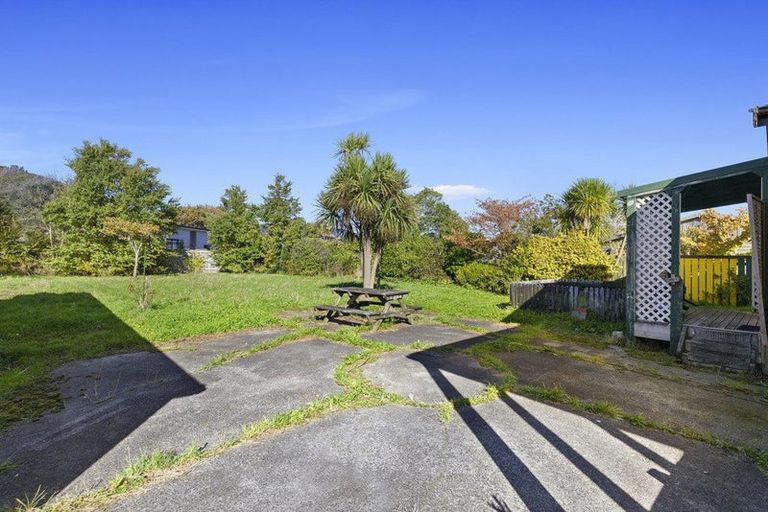 Photo of property in 4/5 Westminster Road, Wainuiomata, Lower Hutt, 5014
