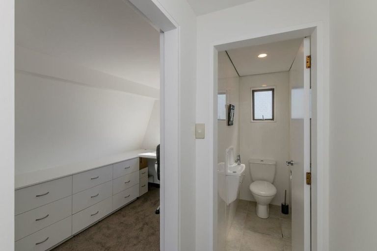 Photo of property in 6b Whitmore Grove, Waikanae Beach, Waikanae, 5036