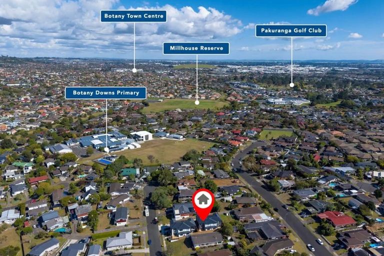 Photo of property in 7b Maroubra Place, Botany Downs, Auckland, 2010