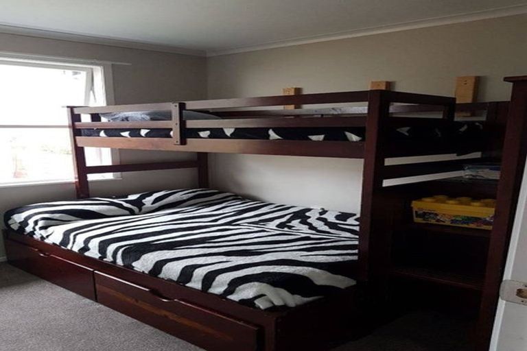 Photo of property in 16 Hetherington Road, Ranui, Auckland, 0612