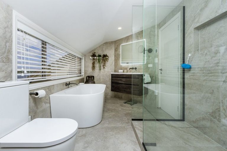 Photo of property in 254a Hurstmere Road, Takapuna, Auckland, 0622