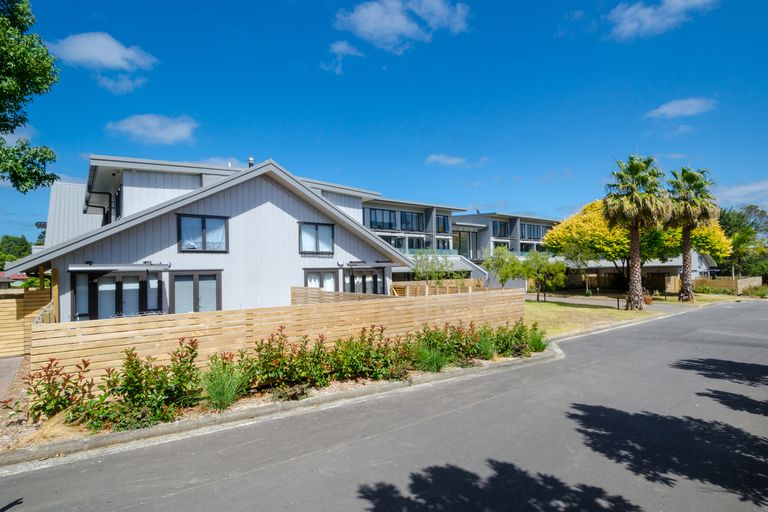 Photo of property in 18b/30 Westward Ho, Glen Eden, Auckland, 0602