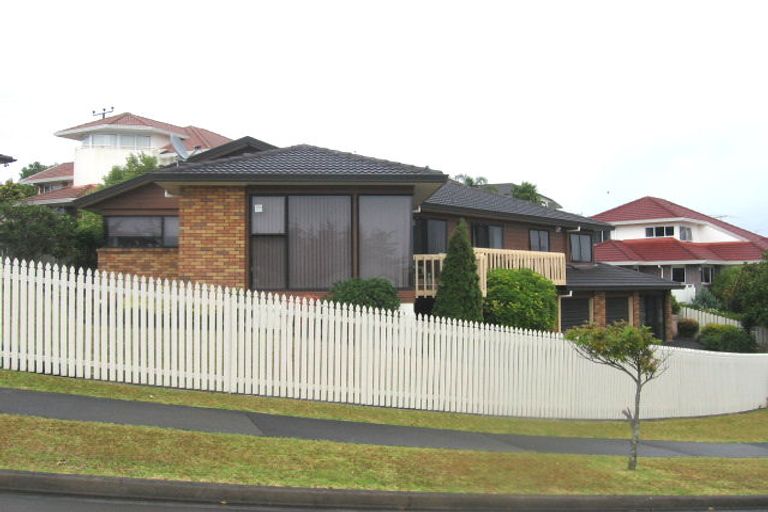 Photo of property in 4 Mcfetridge Place, Hillcrest, Auckland, 0627