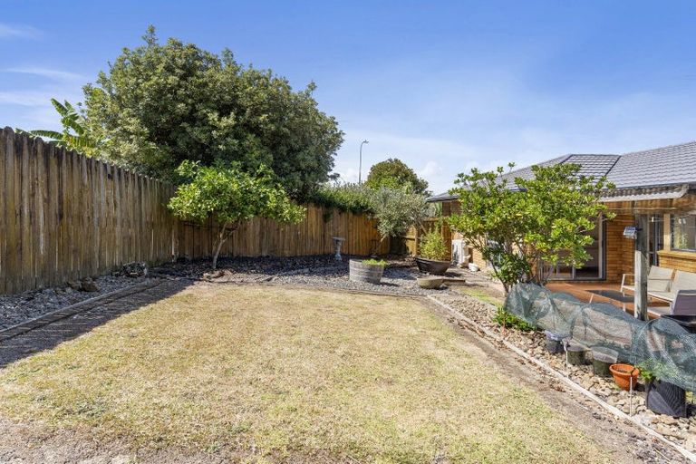 Photo of property in 3 Harobed Place, Weymouth, Auckland, 2103