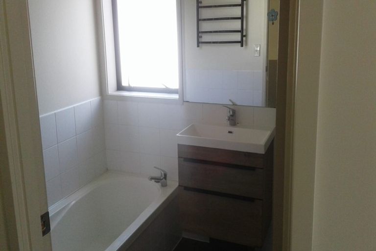 Photo of property in 12 Barnea Circle, Glen Eden, Auckland, 0602