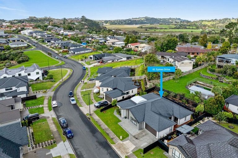 Photo of property in 61 Symes Drive, Red Beach, 0932