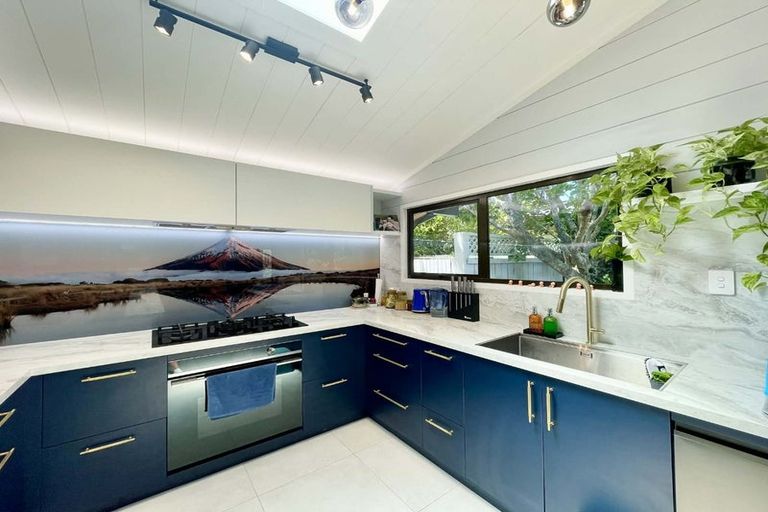 Photo of property in 182 Govett Avenue, Frankleigh Park, New Plymouth, 4310