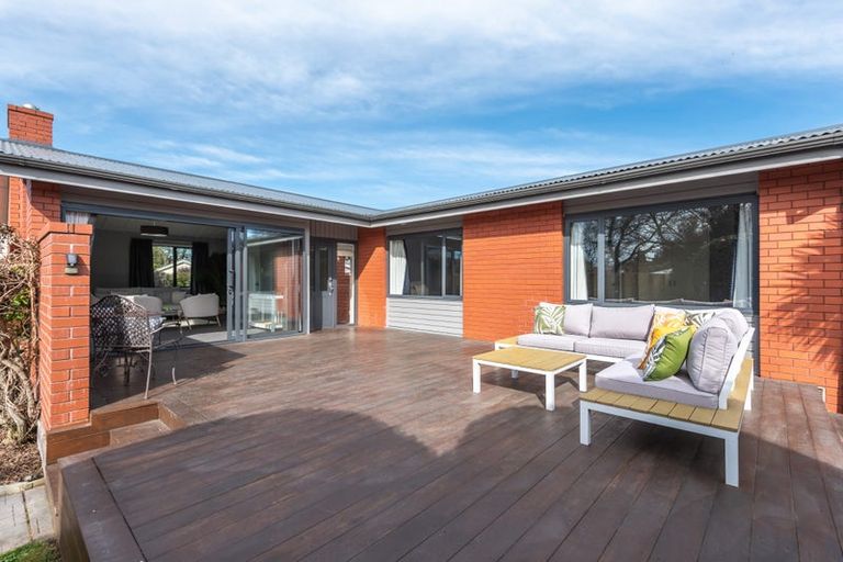 Photo of property in 20 Toorak Avenue, Avonhead, Christchurch, 8042