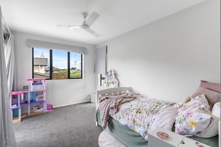 Photo of property in 19 Kahika Grove, Huapai, Kumeu, 0810