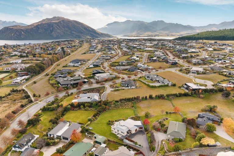 Photo of property in 98 Hunter Crescent, Wanaka, 9305