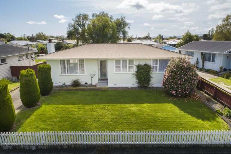 Photo of property in 17 Cavendish Crescent, Awapuni, Palmerston North, 4412