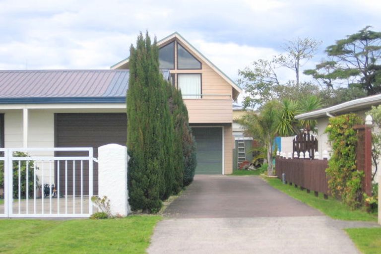 Photo of property in 122b Barbara Avenue, Whangamata, 3620