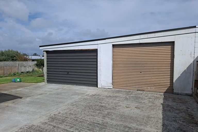 Photo of property in 35 Camellia Avenue, Bell Block, New Plymouth, 4312