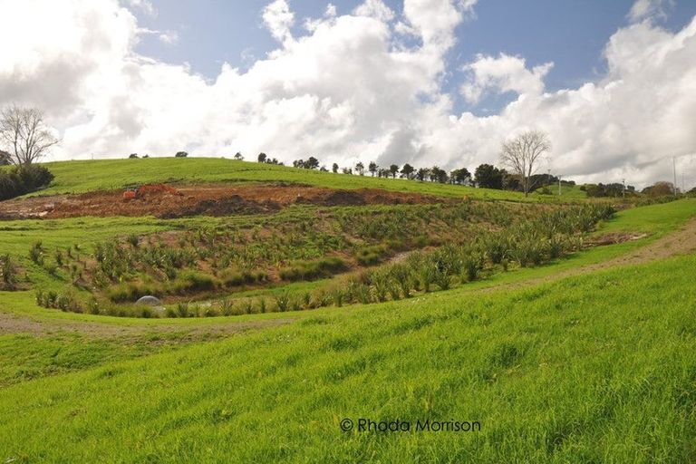 Photo of property in 12 Arahanga Road, Paparoa, 0571