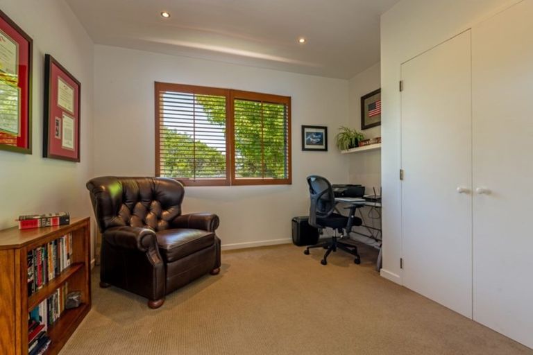 Photo of property in 64 Clifton Terrace, Fitzherbert, Palmerston North, 4410