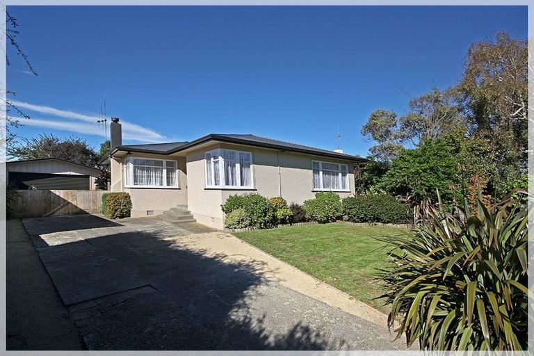 Photo of property in 15 Waterloo Crescent, Hokowhitu, Palmerston North, 4410