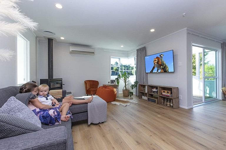 Photo of property in 4 Bethells Road, Waitakere, Auckland, 0816