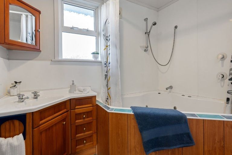 Photo of property in 68 Fraser Avenue, Johnsonville, Wellington, 6037