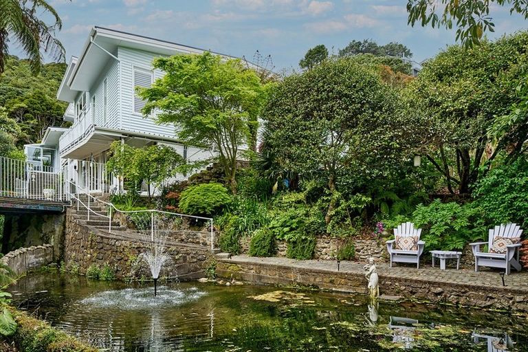 Photo of property in 15 Waitohu Road, York Bay, Lower Hutt, 5013