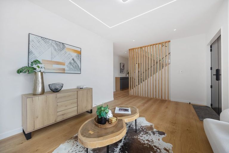 Photo of property in 8 Mill Hill Close, Flat Bush, 2019