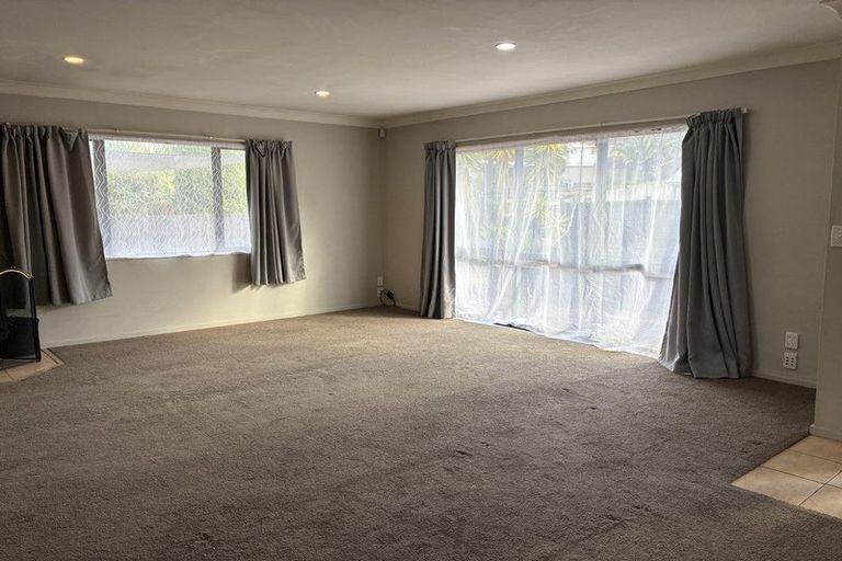 Photo of property in 48 Milan Drive, Glen Eden, Auckland, 0602