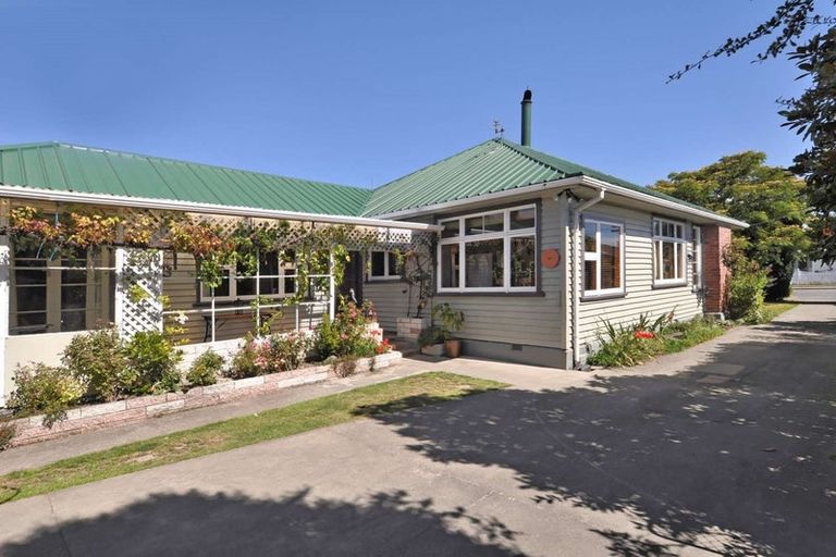 Photo of property in 33 Neill Street, Hornby, Christchurch, 8042