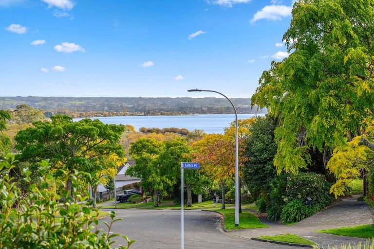 Photo of property in 1a Aries Place, Kawaha Point, Rotorua, 3010