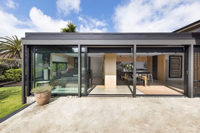 Photo of property in 15 Westmere Park Avenue, Westmere, Auckland, 1022