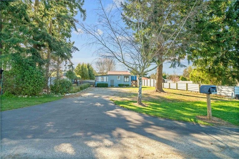 Photo of property in 9 Cross Street, Coalgate, 7673