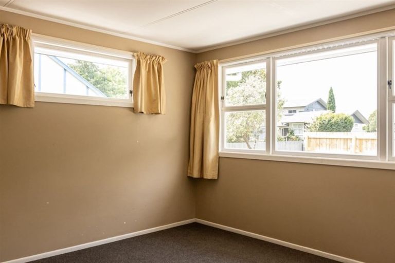 Photo of property in 40 Apollo Parade, Milson, Palmerston North, 4414