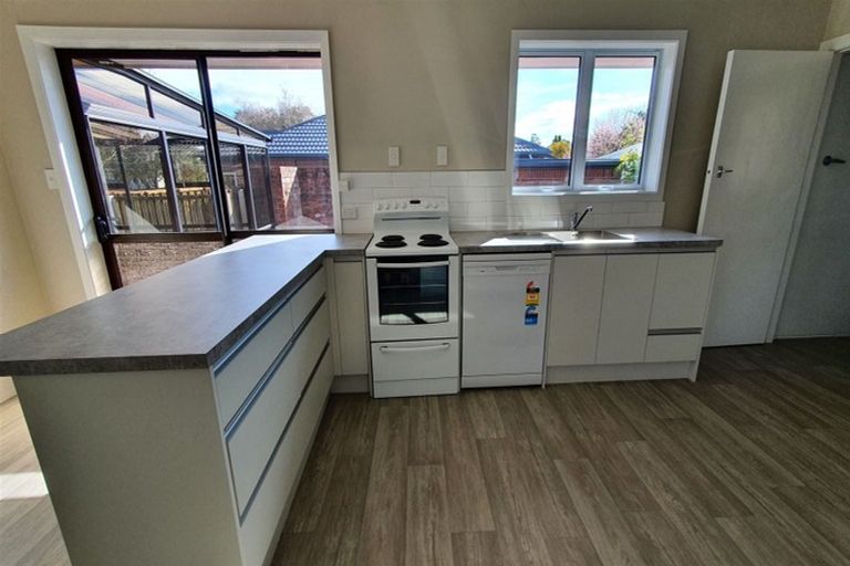 Photo of property in 1/44 Pinehurst Crescent, Russley, Christchurch, 8042