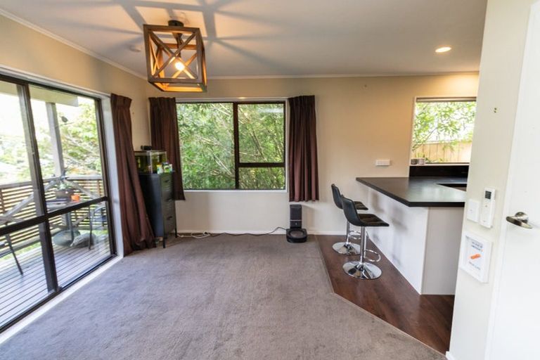 Photo of property in 6 Debra Way, Karori, Wellington, 6012