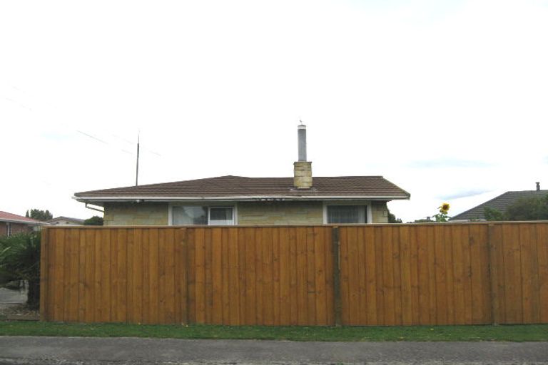 Photo of property in 2/46 Maryhill Avenue, Hoon Hay, Christchurch, 8025