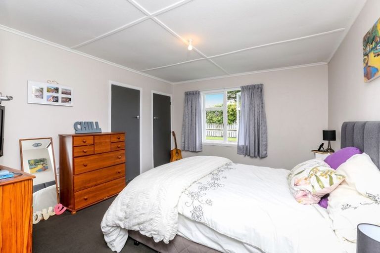 Photo of property in 5 Old South Road, Okato, 4335