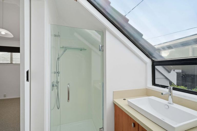 Photo of property in 2/13 Saltburn Road, Milford, Auckland, 0620