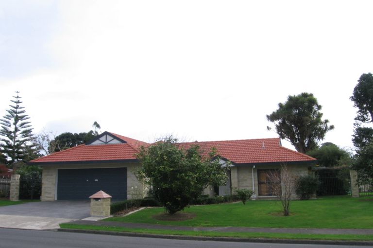 Photo of property in 32 Walton Avenue, Waikanae, 5036