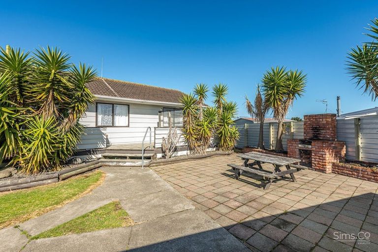 Photo of property in 38 Tongariro Street, Castlecliff, Wanganui, 4501