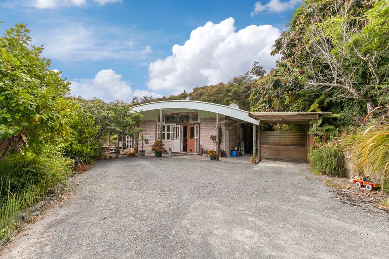 Photo of property in 950 Matakana Valley Road, Whangaripo, Wellsford, 0972