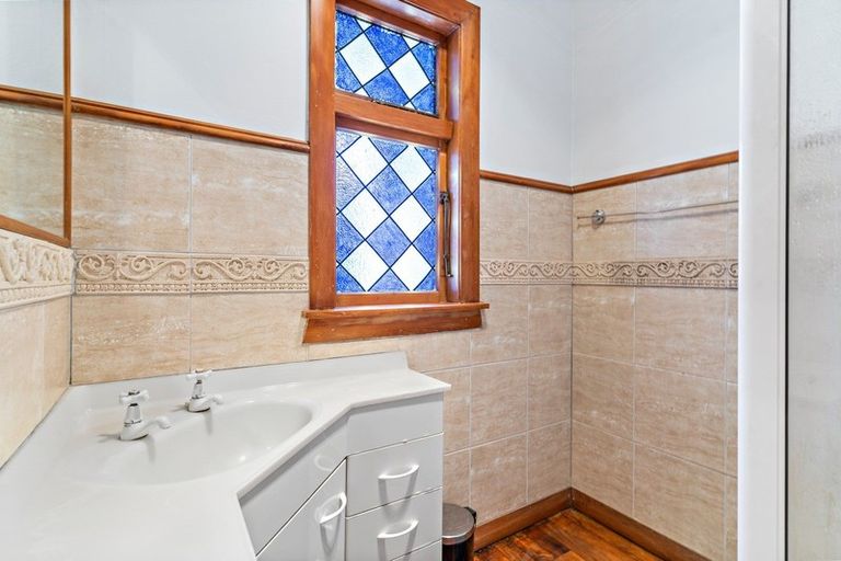 Photo of property in 24 South Featherston Road, South Featherston, Featherston, 5771